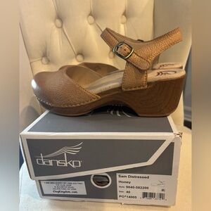 EUC Dansko Sam Honey Brown Tan Leather Clogs Mules 40